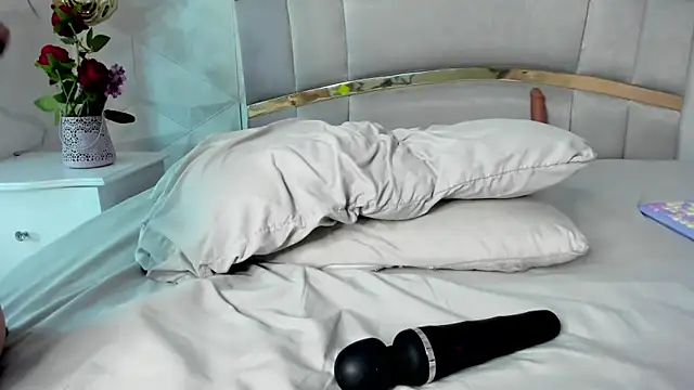 zoe taylorr1 online show from 03-11-25, 08:09