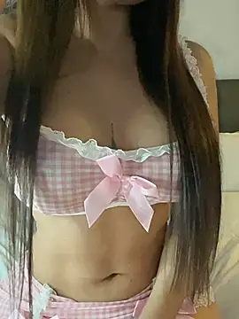 Snapshot of sofiaxox chatting on 06-27-26, 12:48 sofiaxox online show from 06-27-26, 12:48