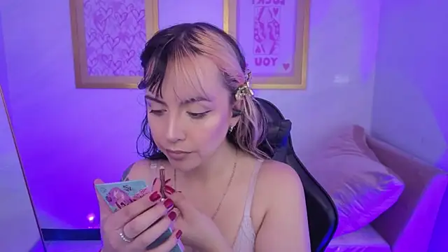 Hela v online show from 02-05-26, 08:02