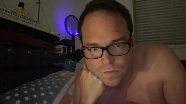 Snapshot of Funnyjul31 chatting on 05-09-26, 10:04 Funnyjul31 online show from 05-09-26, 10:04