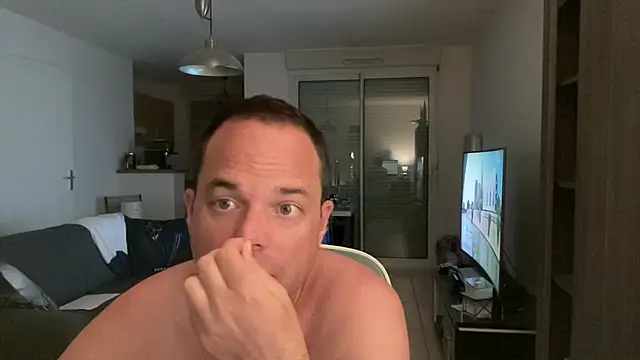 Snapshot of Funnyjul31 chatting on 05-24-26, 03:39 Funnyjul31 online show from 05-24-26, 03:39