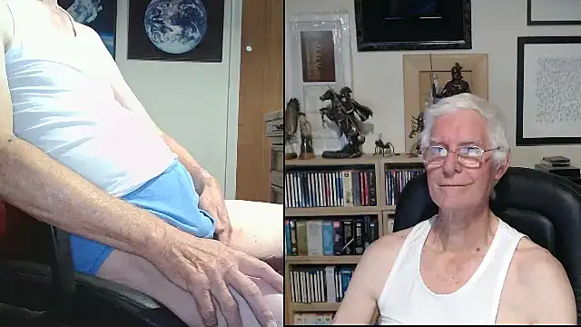 Snapshot of bigears chatting on 10-08-25, 07:33 bigears online show from 10-08-25, 07:33