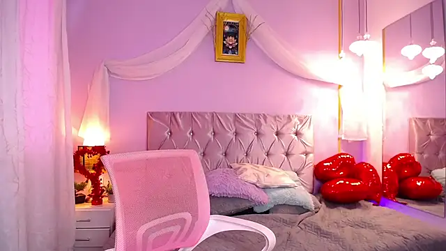 Snapshot of LeilaRasi chatting on 02-20-25, 11:53 LeilaRasi online show from 02-20-25, 11:53