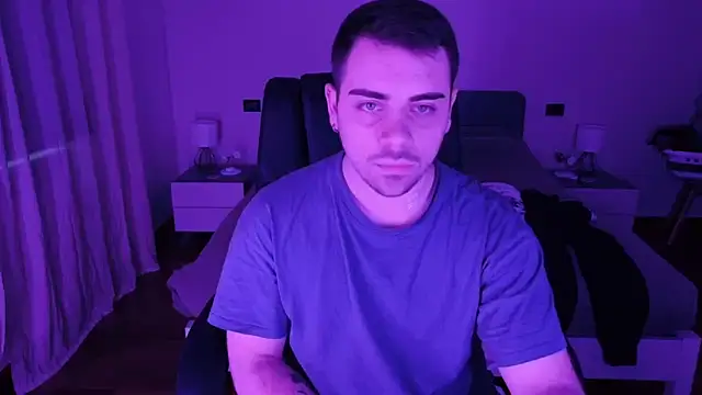 Snapshot of alexx0904 chatting on 03-16-25, 02:55 alexx0904 online show from 03-16-25, 02:55