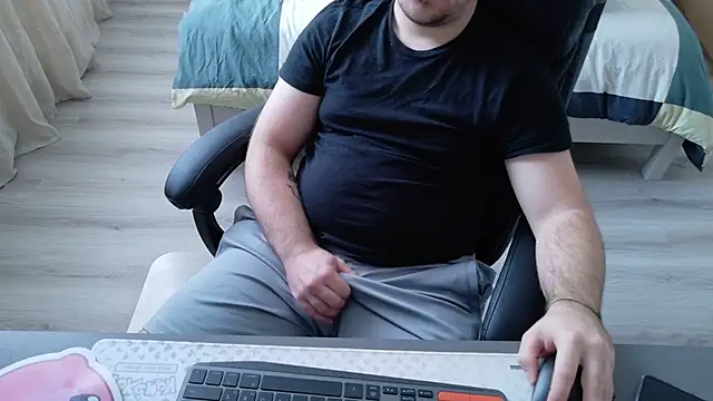 Snapshot of alexx0904 chatting on 10-04-25, 12:25 alexx0904 online show from 10-04-25, 12:25