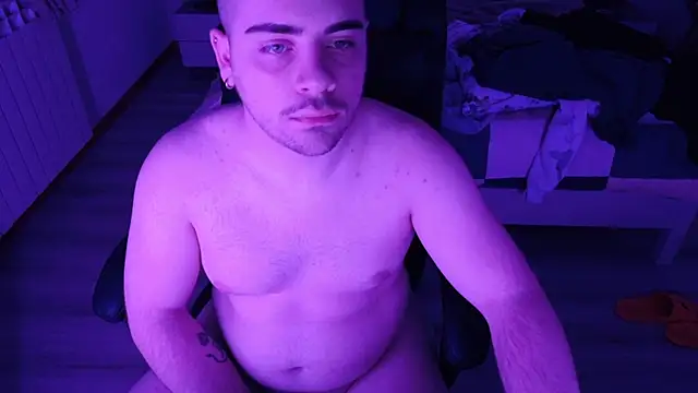 Snapshot of alexx0904 chatting on 01-09-26, 10:00 alexx0904 online show from 01-09-26, 10:00