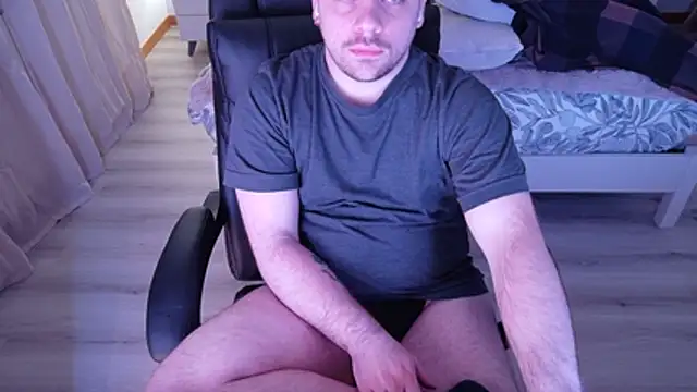 Snapshot of alexx0904 chatting on 03-07-26, 11:24 alexx0904 online show from 03-07-26, 11:24