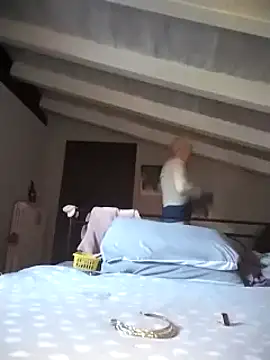 Snapshot of divinaerotica chatting on 03-02-25, 04:32 divinaerotica online show from 03-02-25, 04:32