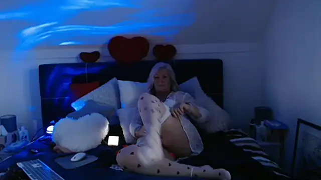 Juliana60 online show from 03-10-25, 05:33