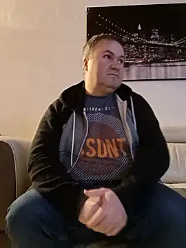 Snapshot of Pourleplasirs chatting on 01-30-25, 10:51 Pourleplasirs online show from 01-30-25, 10:51