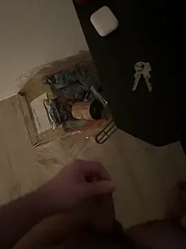 Snapshot of Mo_2003 chatting on 01-30-25, 01:22 Mo 2003 online show from 01-30-25, 01:22