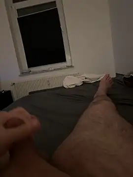 Snapshot of Mo_2003 chatting on 02-06-25, 01:27 Mo 2003 online show from 02-06-25, 01:27