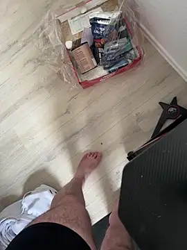 Snapshot of Mo_2003 chatting on 02-10-25, 02:37 Mo 2003 online show from 02-10-25, 02:37