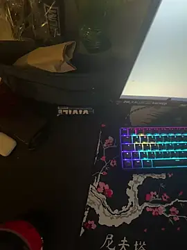 Snapshot of Mo_2003 chatting on 02-11-25, 09:14 Mo 2003 online show from 02-11-25, 09:14