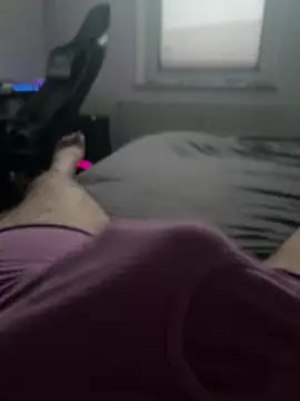 Snapshot of Mo_2003 chatting on 02-14-25, 04:09 Mo 2003 online show from 02-14-25, 04:09