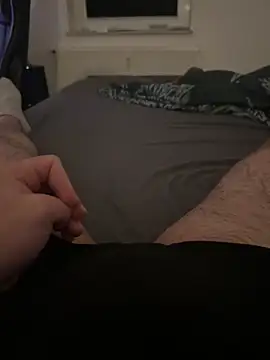 Snapshot of Mo_2003 chatting on 02-21-25, 06:04 Mo 2003 online show from 02-21-25, 06:04