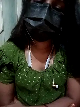 Snapshot of Tamil_roja17 chatting on 02-05-25, 05:41 Tamil roja17 online show from 02-05-25, 05:41