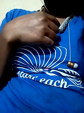 Snapshot of Tamil_roja17 chatting on 02-06-25, 11:21 Tamil roja17 online show from 02-06-25, 11:21