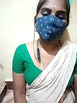 Snapshot of Tamil_roja17 chatting on 09-18-25, 07:16 Tamil roja17 online show from 09-18-25, 07:16