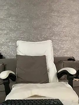 LillySquirtShot online show from 04-12-26, 11:21