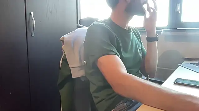 Snapshot of bullyboyy chatting on 01-27-25, 02:57 bullyboyy online show from 01-27-25, 02:57