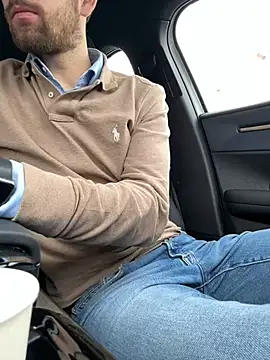 Snapshot of bullyboyy chatting on 02-20-25, 08:39 bullyboyy online show from 02-20-25, 08:39