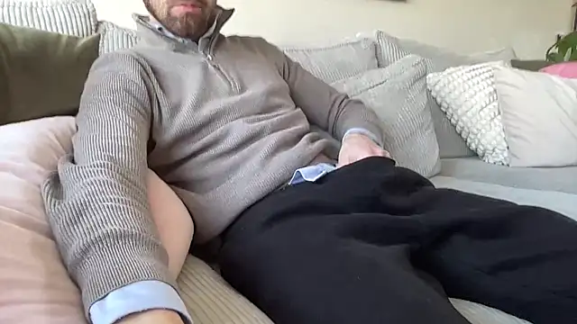 Snapshot of bullyboyy chatting on 03-02-25, 12:01 bullyboyy online show from 03-02-25, 12:01