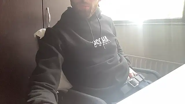 Snapshot of bullyboyy chatting on 10-07-25, 10:56 bullyboyy online show from 10-07-25, 10:56