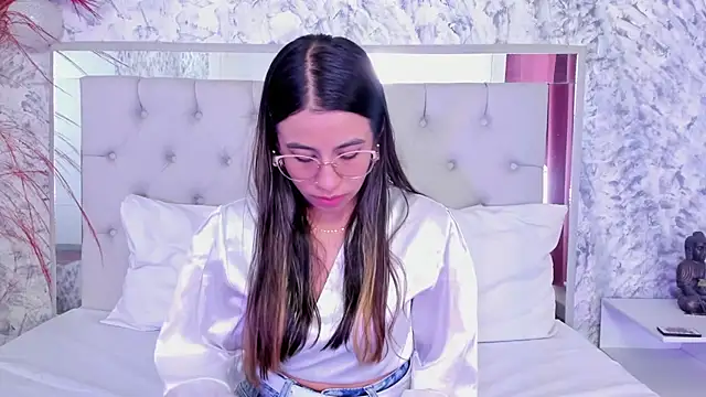 Ariana greenblat online show from 02-04-26, 04:24