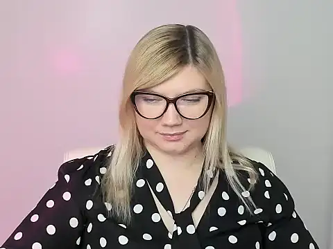 Lola moree online show from 10-29-25, 12:40