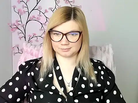 Lola moree online show from 04-18-26, 11:36