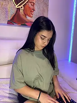 Snapshot of eileensophi chatting on 02-28-25, 03:04 eileensophi online show from 02-28-25, 03:04