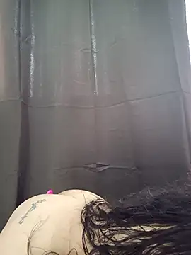 Angela Sophie online show from 10-31-25, 07:37