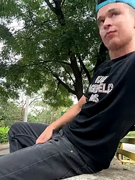 Snapshot of arevalo1124 chatting on 10-18-25, 10:10 arevalo1124 online show from 10-18-25, 10:10