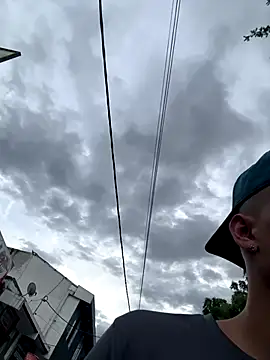 Snapshot of arevalo1124 chatting on 10-23-25, 09:35 arevalo1124 online show from 10-23-25, 09:35