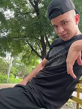 Snapshot of arevalo1124 chatting on 11-13-25, 09:03 arevalo1124 online show from 11-13-25, 09:03