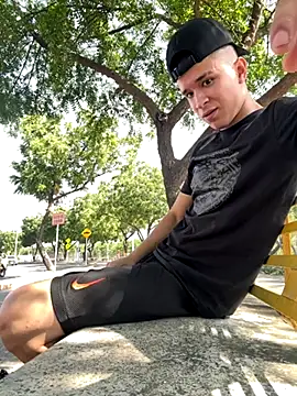 Snapshot of arevalo1124 chatting on 11-15-25, 02:24 arevalo1124 online show from 11-15-25, 02:24