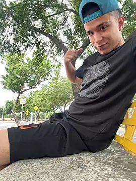 Snapshot of arevalo1124 chatting on 11-18-25, 09:30 arevalo1124 online show from 11-18-25, 09:30