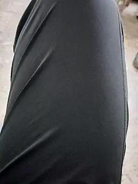 Snapshot of suggest121 chatting on 03-21-25, 01:45 suggest121 online show from 03-21-25, 01:45