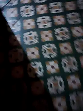 Snapshot of suggest121 chatting on 10-27-25, 05:44 suggest121 online show from 10-27-25, 05:44