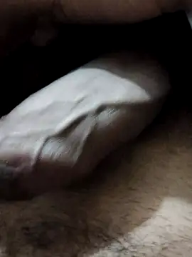 Snapshot of suggest121 chatting on 11-14-25, 05:17 suggest121 online show from 11-14-25, 05:17