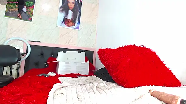 Snapshot of k_stormi_ chatting on 02-17-26, 01:35 k stormi online show from 02-17-26, 01:35