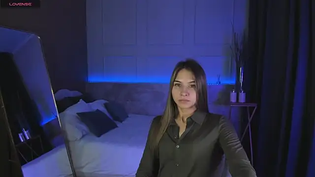 CharmBianca online show from 02-05-25, 05:52