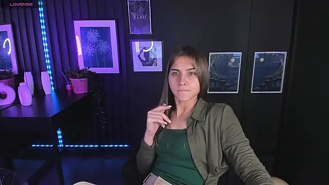 CharmBianca online show from 02-21-25, 05:31