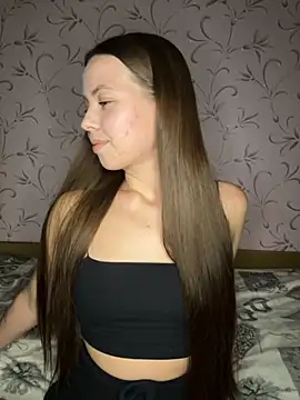 Arielle Swan online show from 10-28-25, 03:47