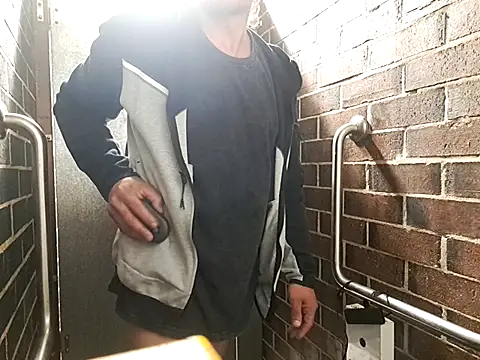 Snapshot of RichardHard_1 chatting on 10-16-25, 05:36 RichardHard 1 online show from 10-16-25, 05:36