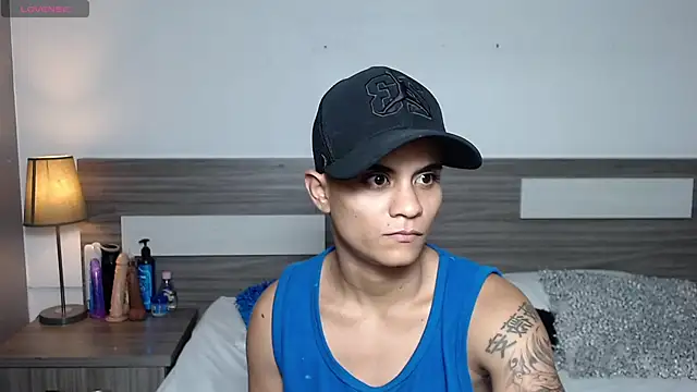 Liiamthompson online show from 12-18-25, 09:15