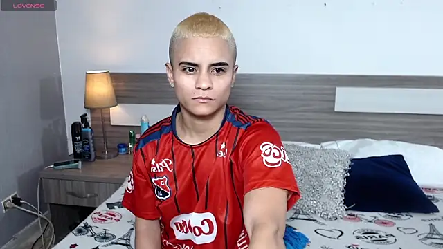 Liiamthompson online show from 01-14-26, 09:15