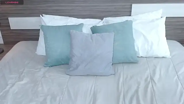 Liiamthompson online show from 01-19-26, 10:30