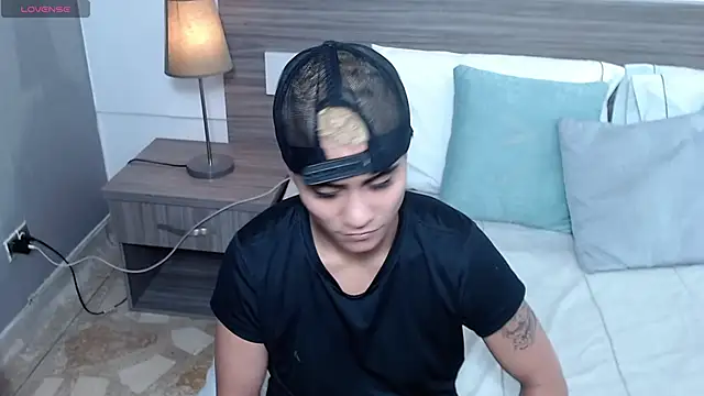 Liiamthompson online show from 02-17-26, 07:09